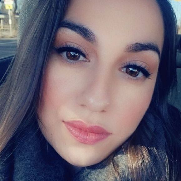 Meet your Posher, Aja - Picture 1 of 1